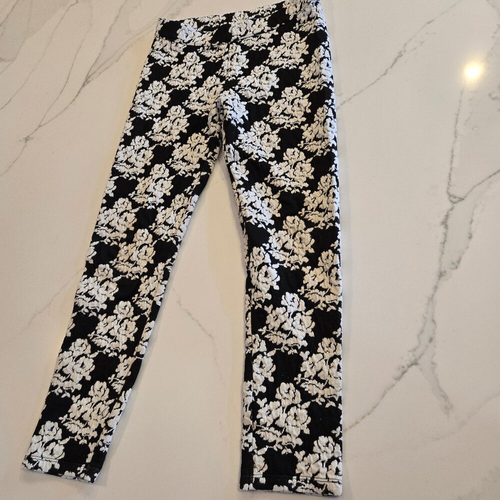 Janie and Jack Black and white leggings size 8